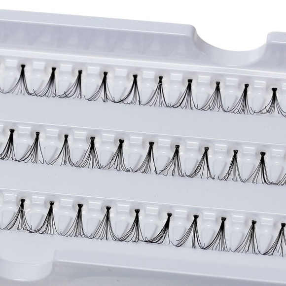 Sexy Ladies 3 Set Individual False Eyelashes + 1 - Picture 3 of 4